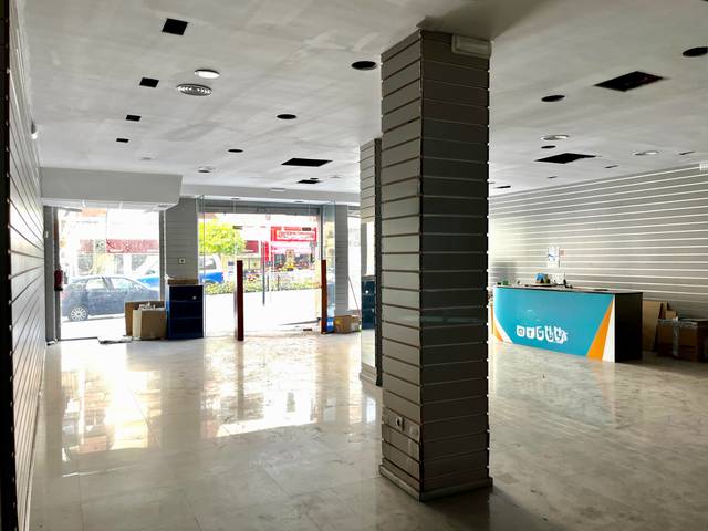 Local comercial en Alquiler en Calle Barrero de Capuchinos, 5 en Capuchinos - Los Olivos