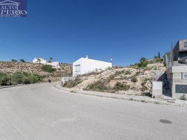Lands and plots for sale in Altos de la Zubia
