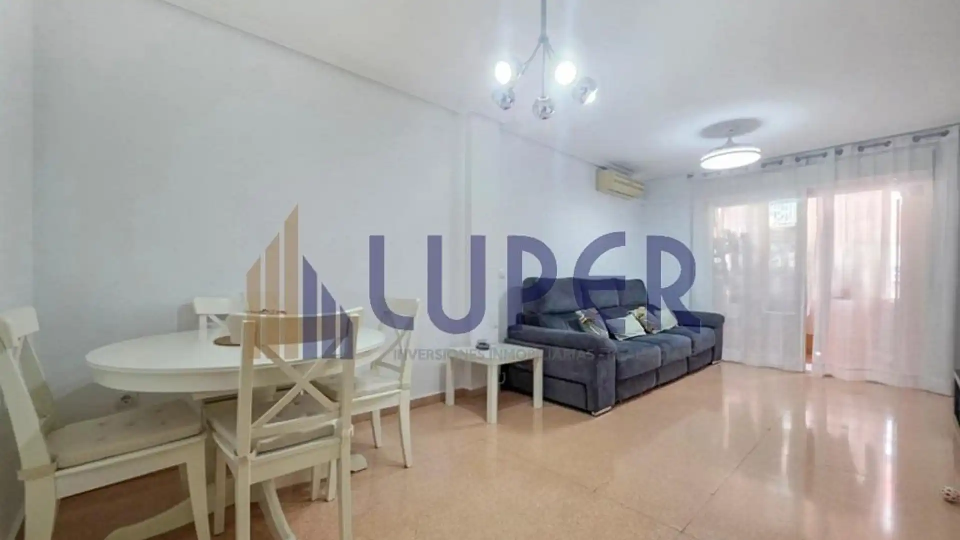 Vista exterior de Piso en venta en San Vicente del Raspeig / Sant Vicent del Raspeig con Balcón