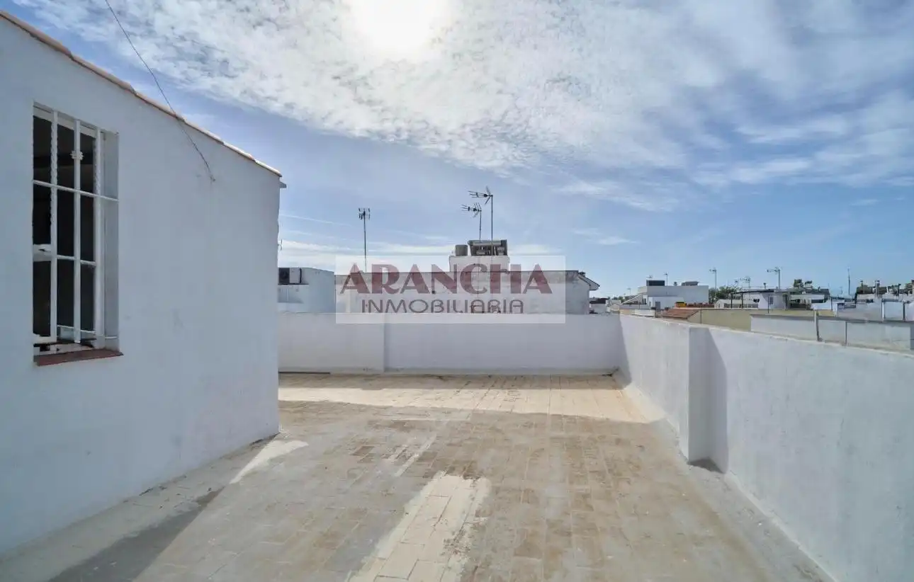 Vista exterior de Piso en venta en Chipiona