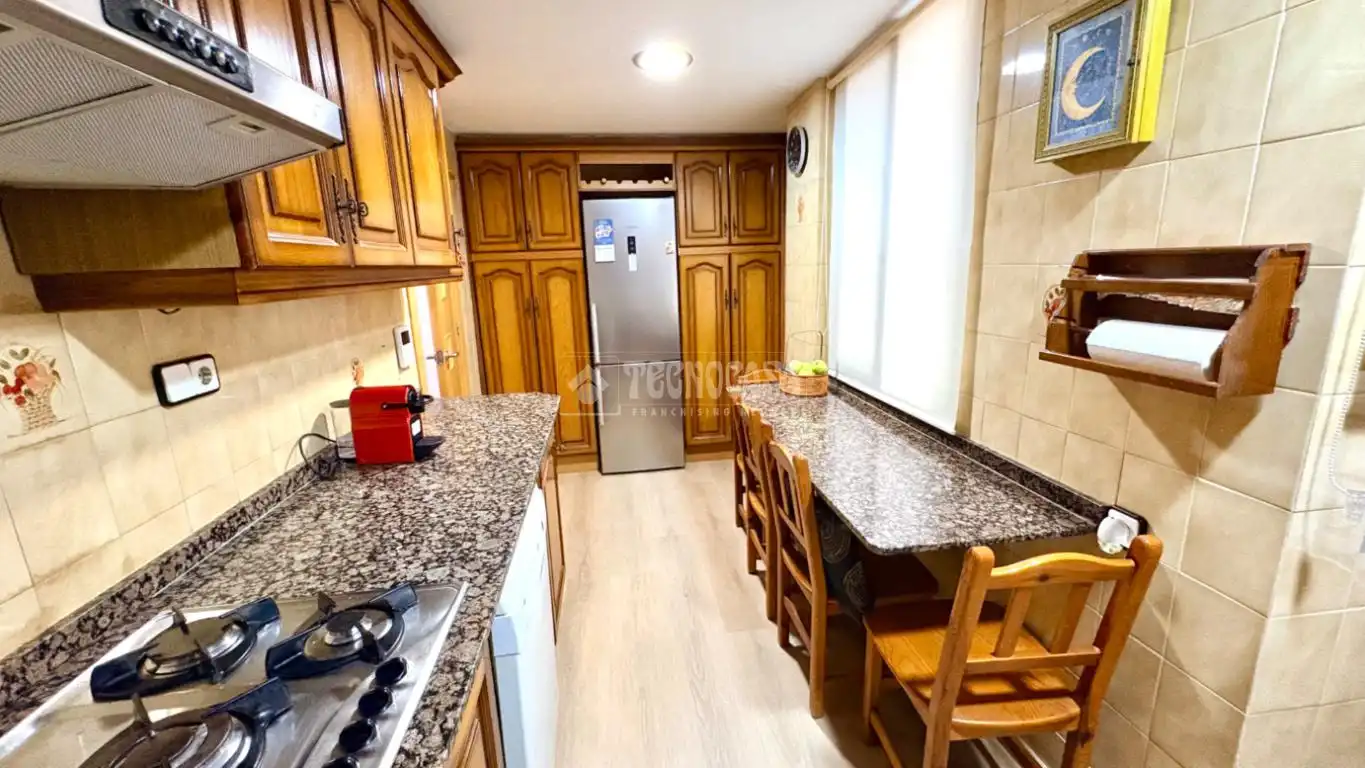Kitchen of Flat for sale in Valencia  with Air Conditioner and Balcony
