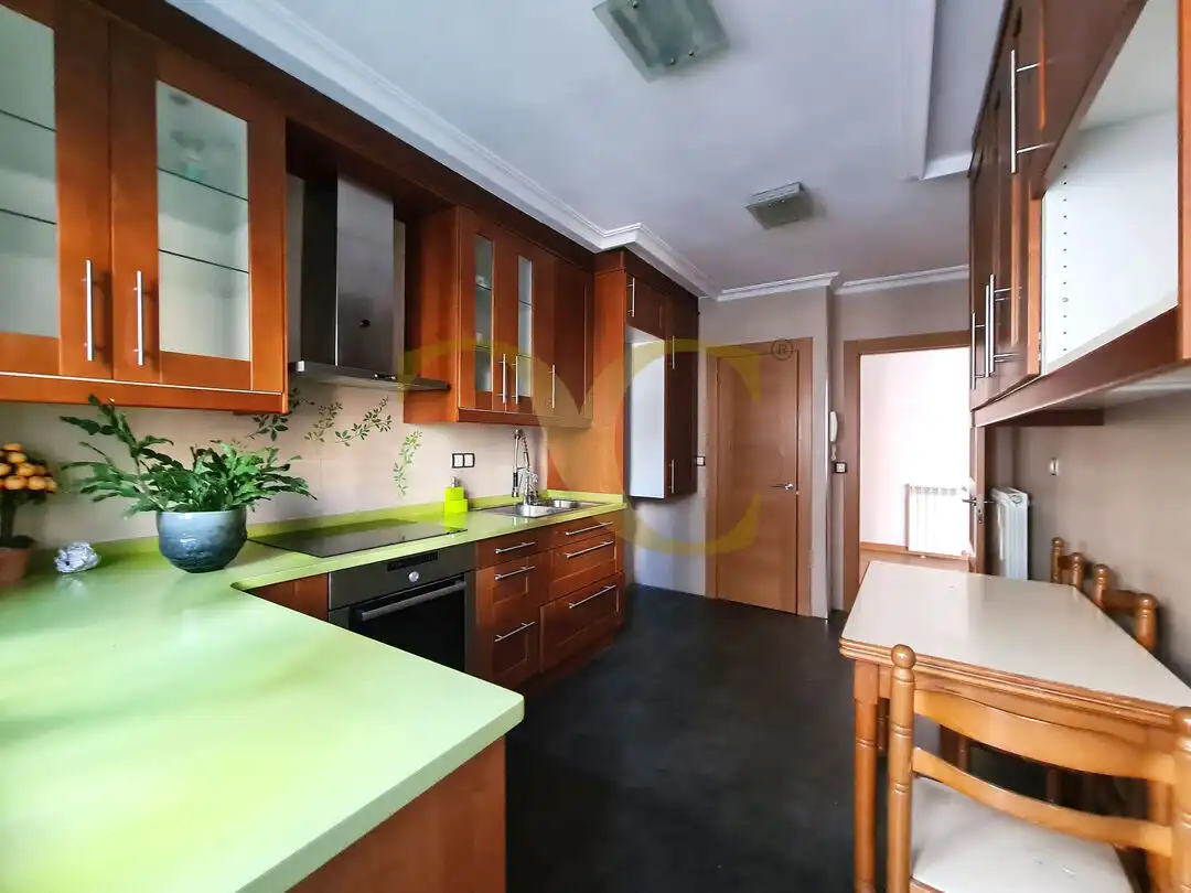 Piso con ascensor en venta en Calle de Torrevieja, imagen 2