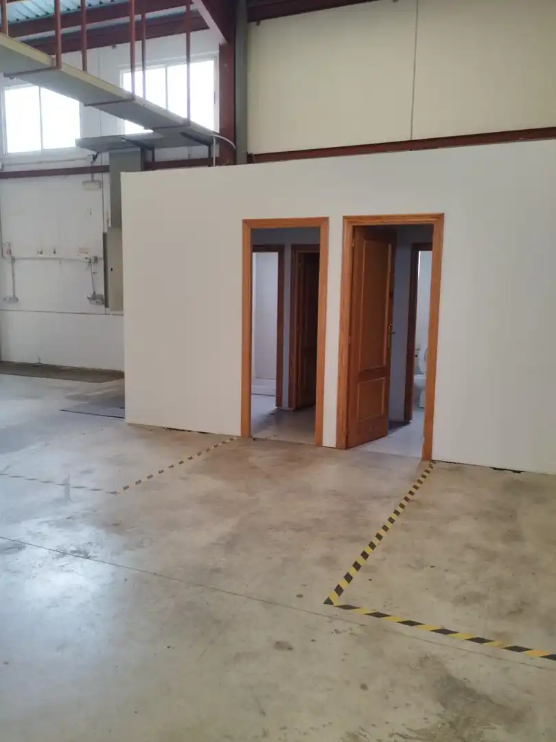 Nau industrial de lloguer en Crevillent, Alicante