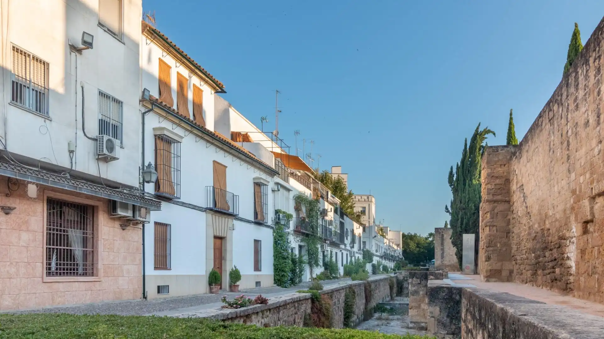 Vista exterior de Casa o chalet en venta en Córdoba con Terraza, Trastero y Amueblado