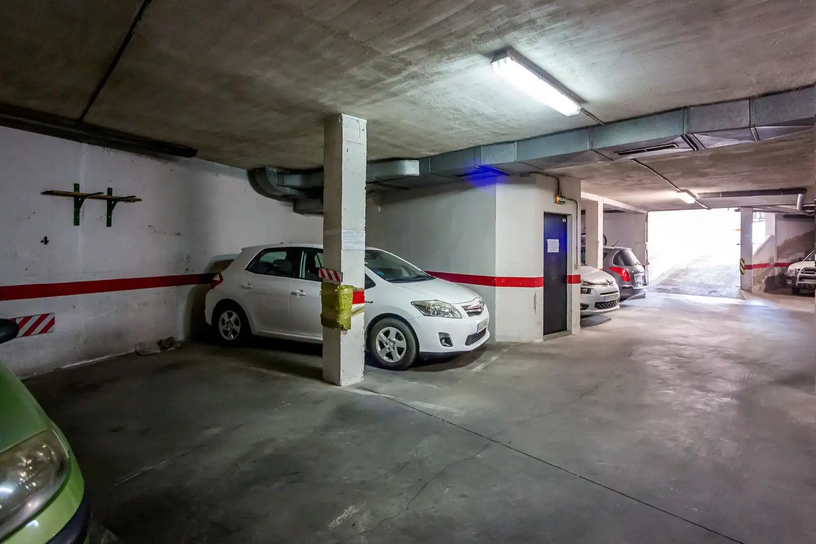 Parking of Houses for sale in Córdoba  with Air Conditioner, Heating and Terrace