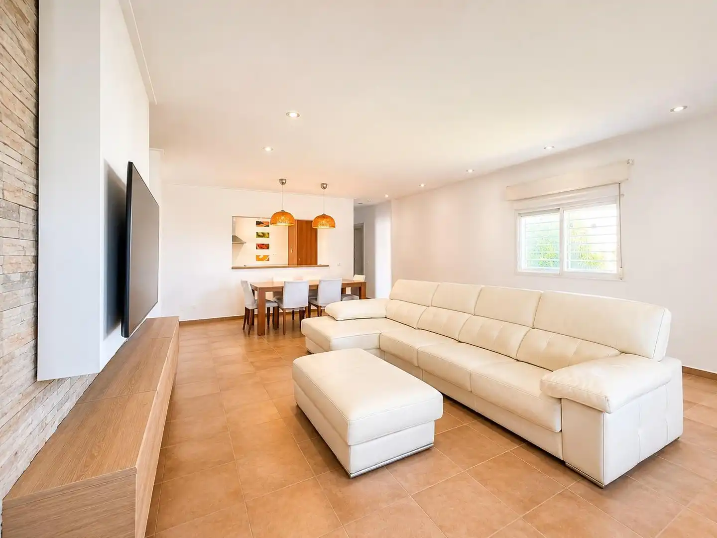 Sala d'estar de Casa o xalet en venda en Carlet amb Aire condicionat, Calefacció i Jardí privat