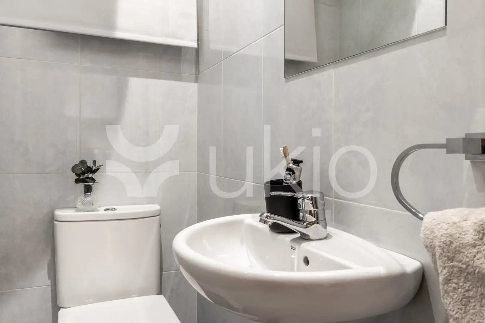 Baño de Apartamento de alquiler en Madrid con Aire acondicionado, Calefacción y Amueblado