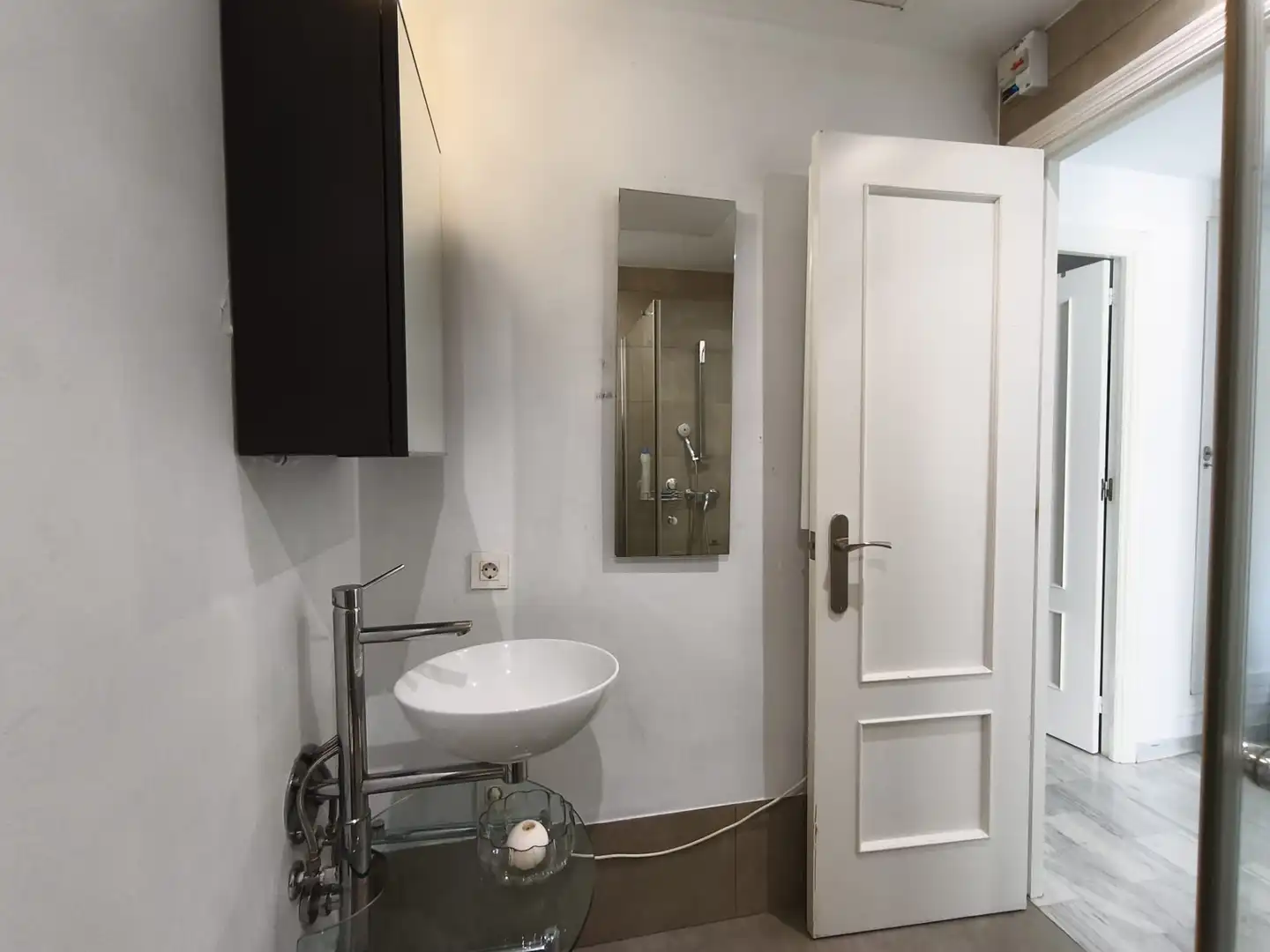 Bathroom of Houses for sale in Gines  with Air Conditioner, Private garden and Terrace