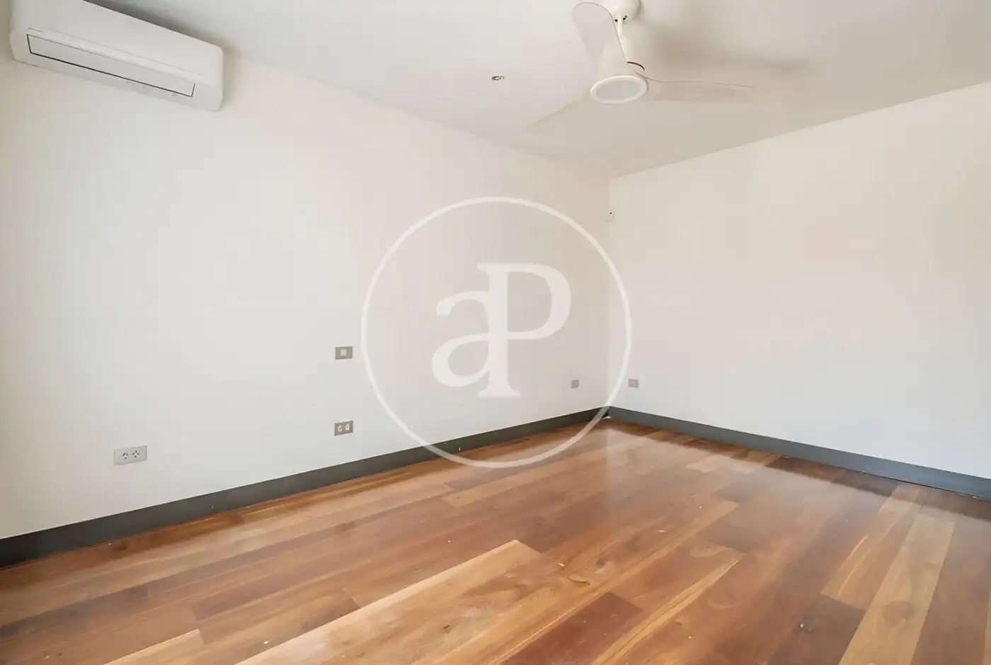 Houses for rent in Madrid  with Air Conditioner, Heating and Private garden