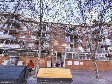 Piso con balcón en venta en Calle José María Pereda 41