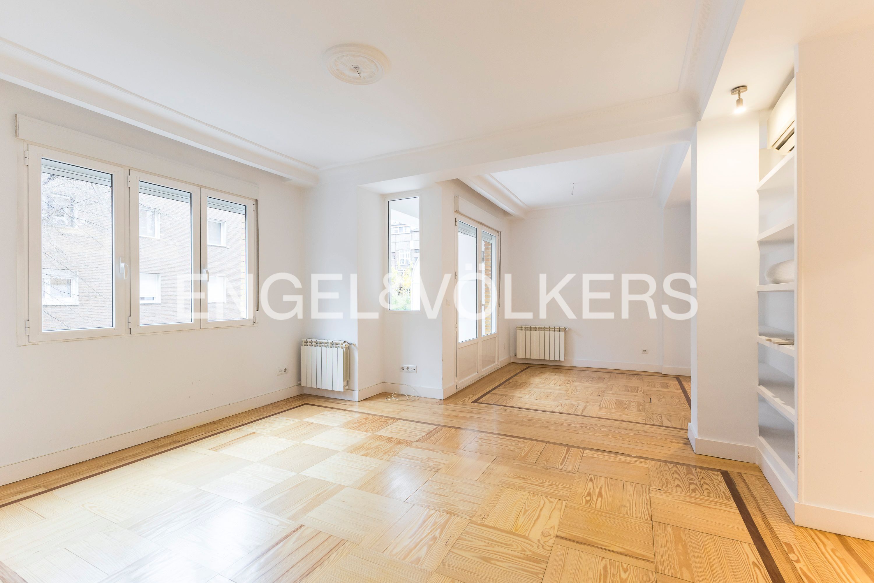 Living room of Apartment for sale in  Madrid Capital  with Air Conditioner, Heating and Terrace