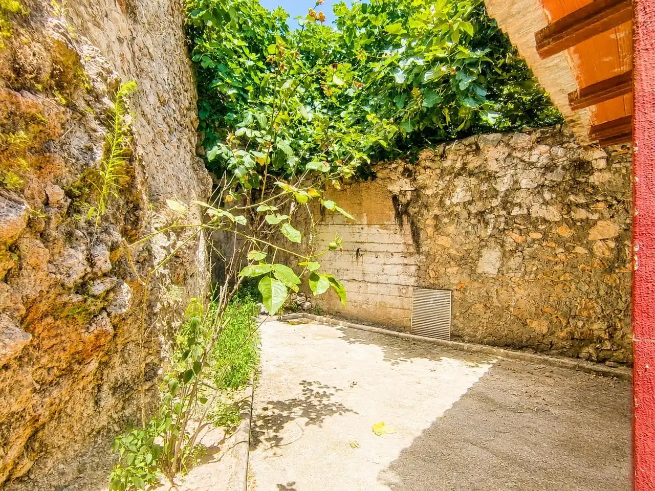 Vista exterior de Casa o xalet en venda en Oliva amb Jardí privat, Terrassa i Traster