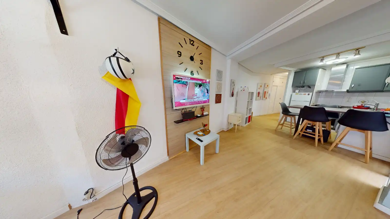 Sala d'estar de Pis en venda en Torrevieja amb Aire condicionat, Jardí privat i Parquet