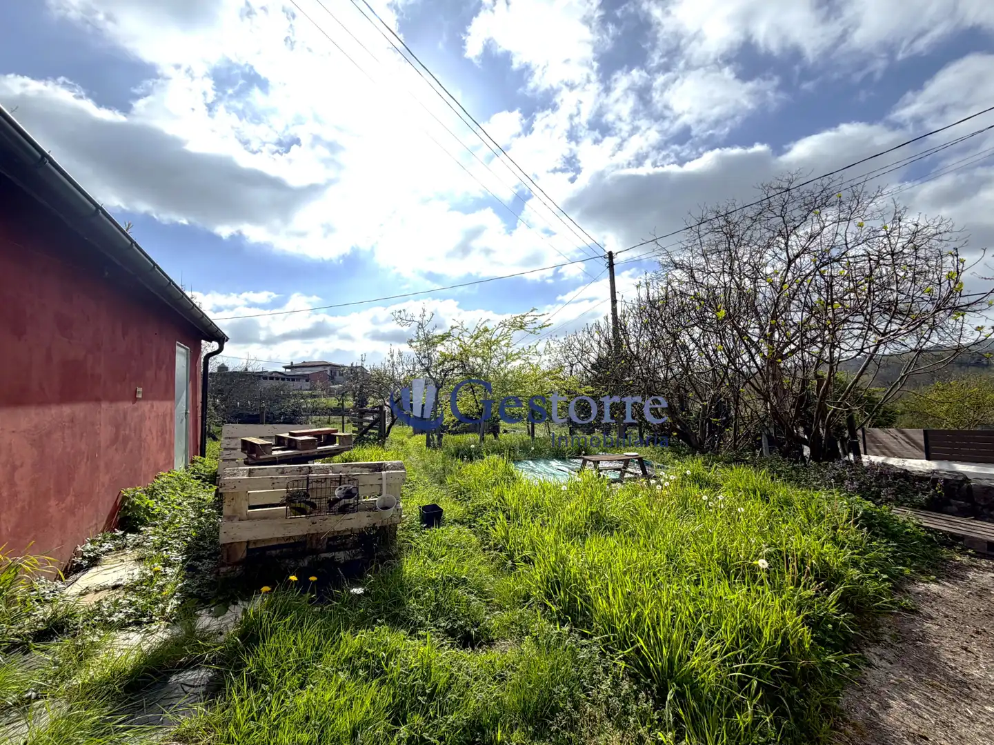Casa o chalet en venta en Las Regueras   con Calefacción, Jardín privado y Amueblado