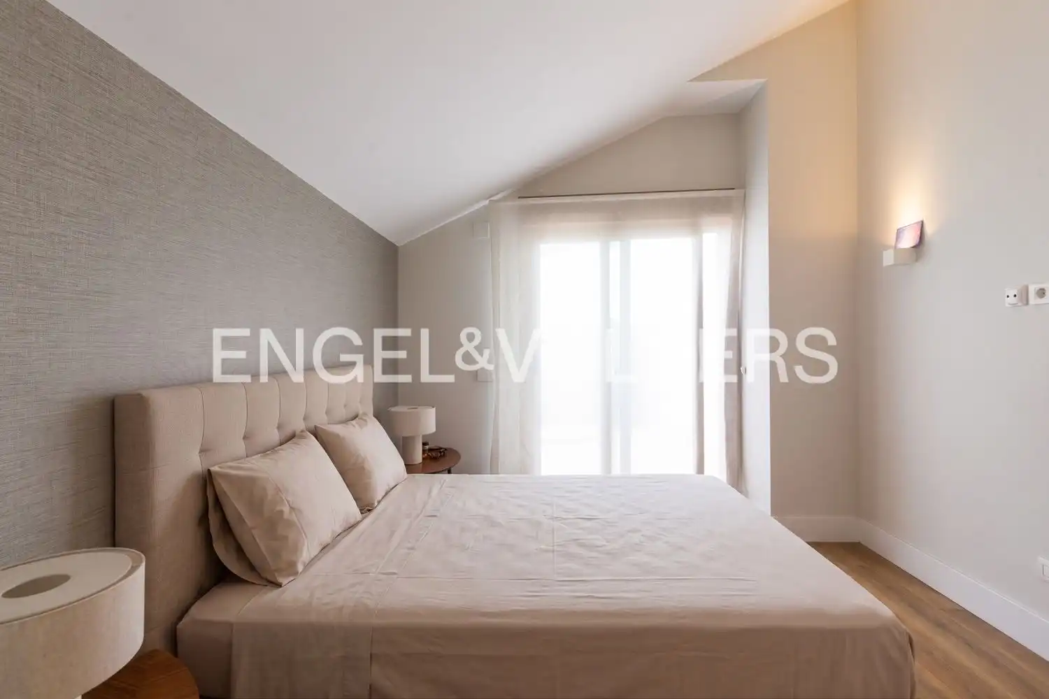 Habitación de Ático en venta en Valencia con Aire acondicionado, Calefacción y Jardín privado