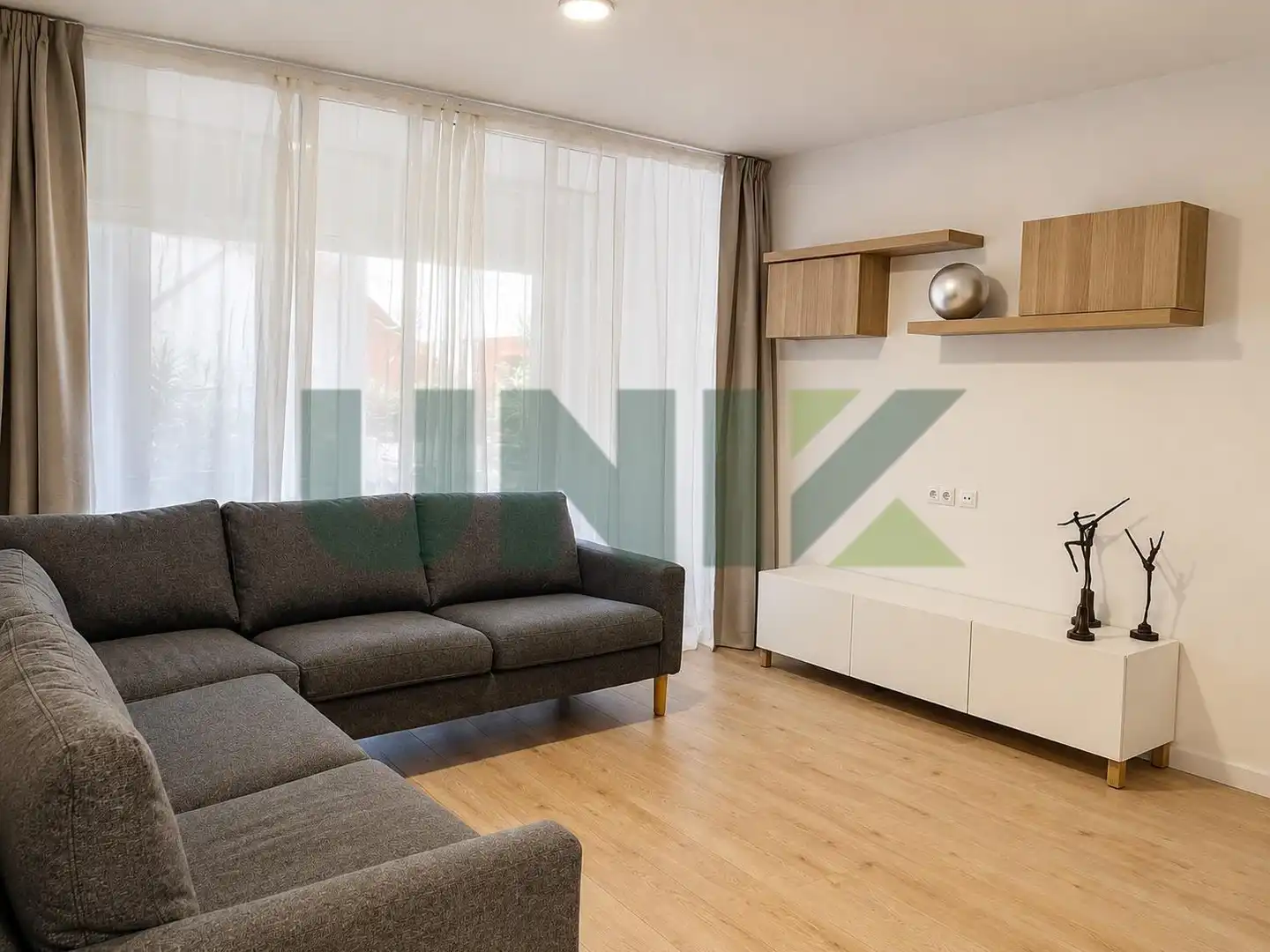 Piso con terraza en venta en Travessera Corts, imagen 2