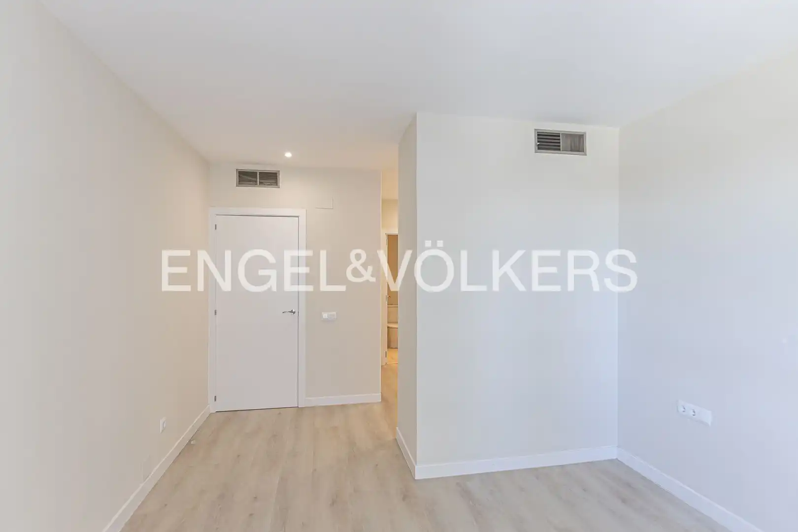 Bedroom of Flat for rent in Madrid  with Air Conditioner, Heating and Terrace