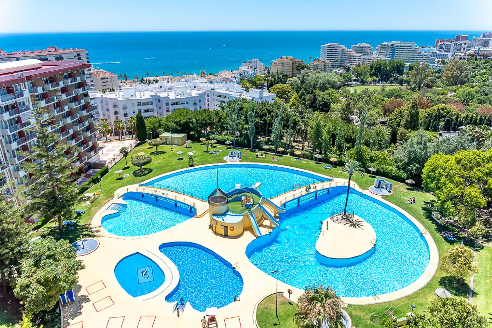 Vivienda con piscina en venta en Avenida Gamonal
