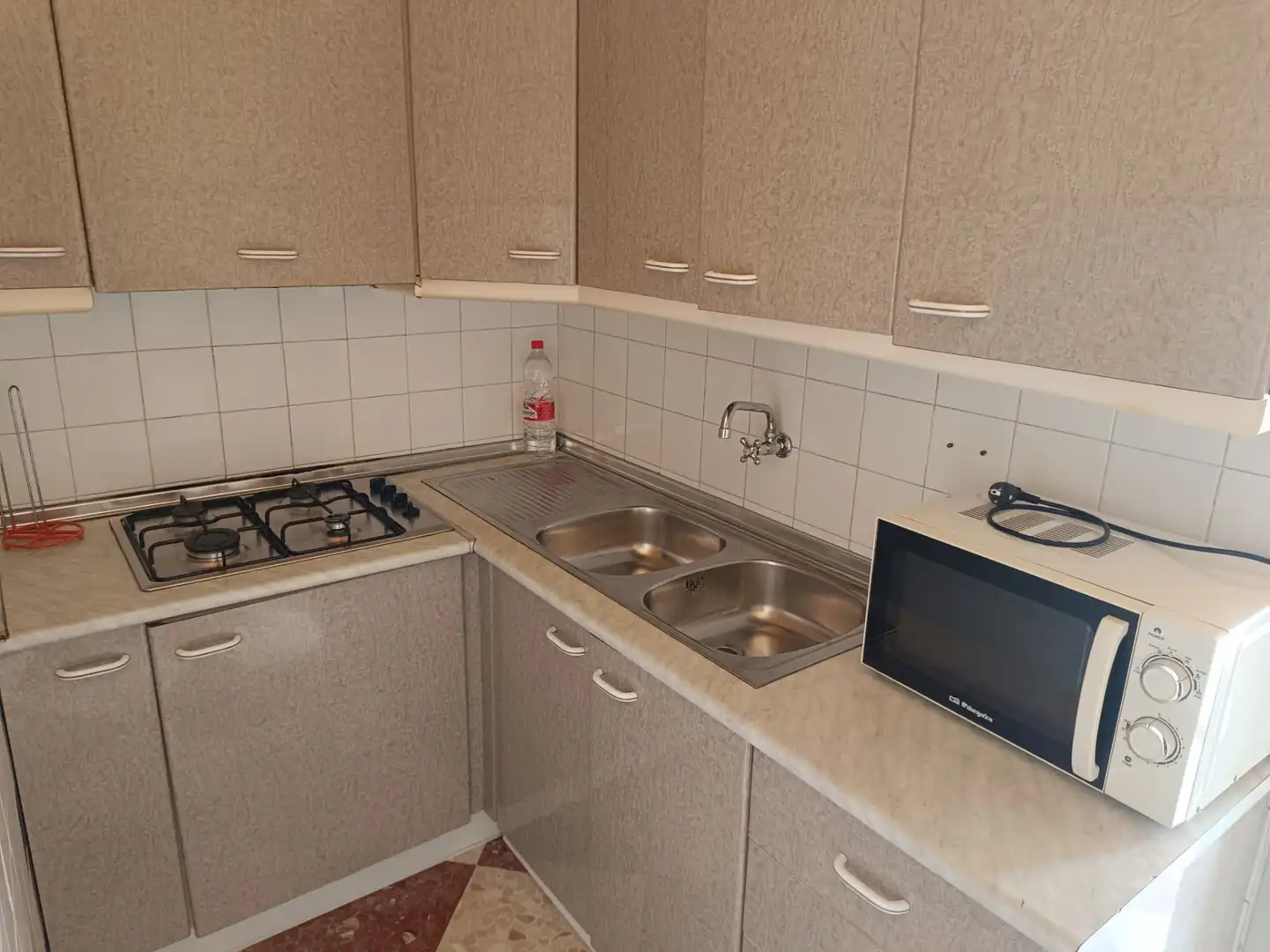 Cuina de Casa o xalet en venda en Brenes amb Traster, Moblat i Balcó