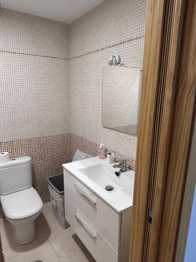 Baño de Piso en venta en Vícar con Aire acondicionado, Piscina y Piscina comunitaria