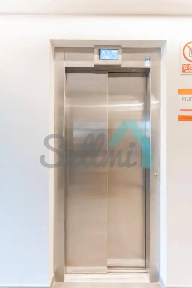 Piso de alquiler en Oviedo  con Calefacción, Terraza y Trastero