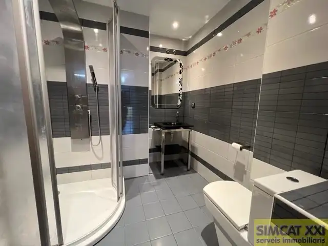 Baño de Piso en venta en Figueres con Aire acondicionado, Calefacción y Terraza