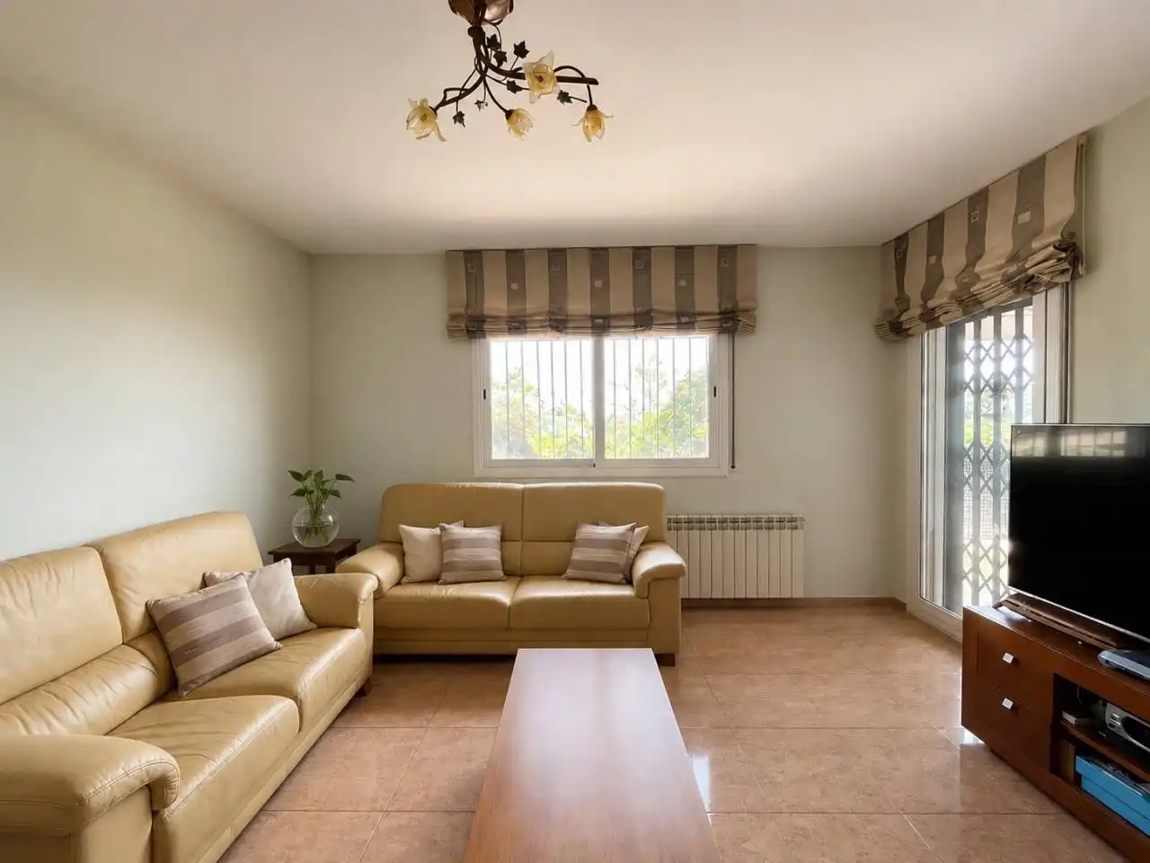 Sala de estar de Casa o chalet en venta en Caldes de Montbui con Aire acondicionado, Calefacción y Jardín privado