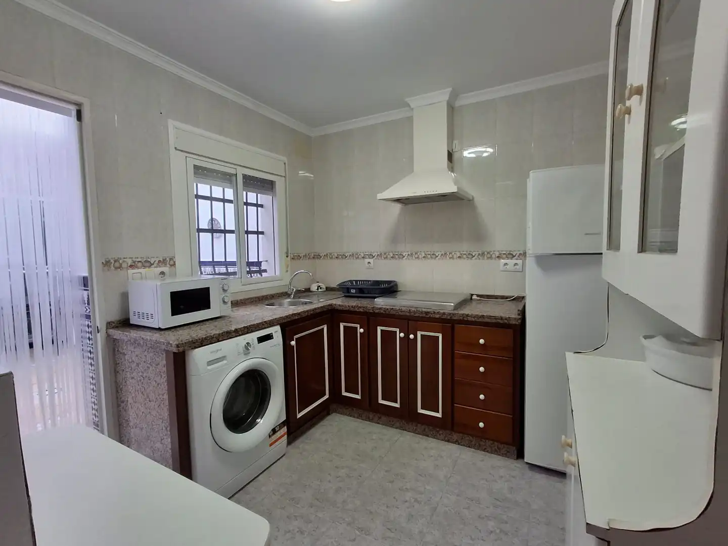 Cocina de Piso de alquiler en El Puerto de Santa María con Amueblado y Lavadora