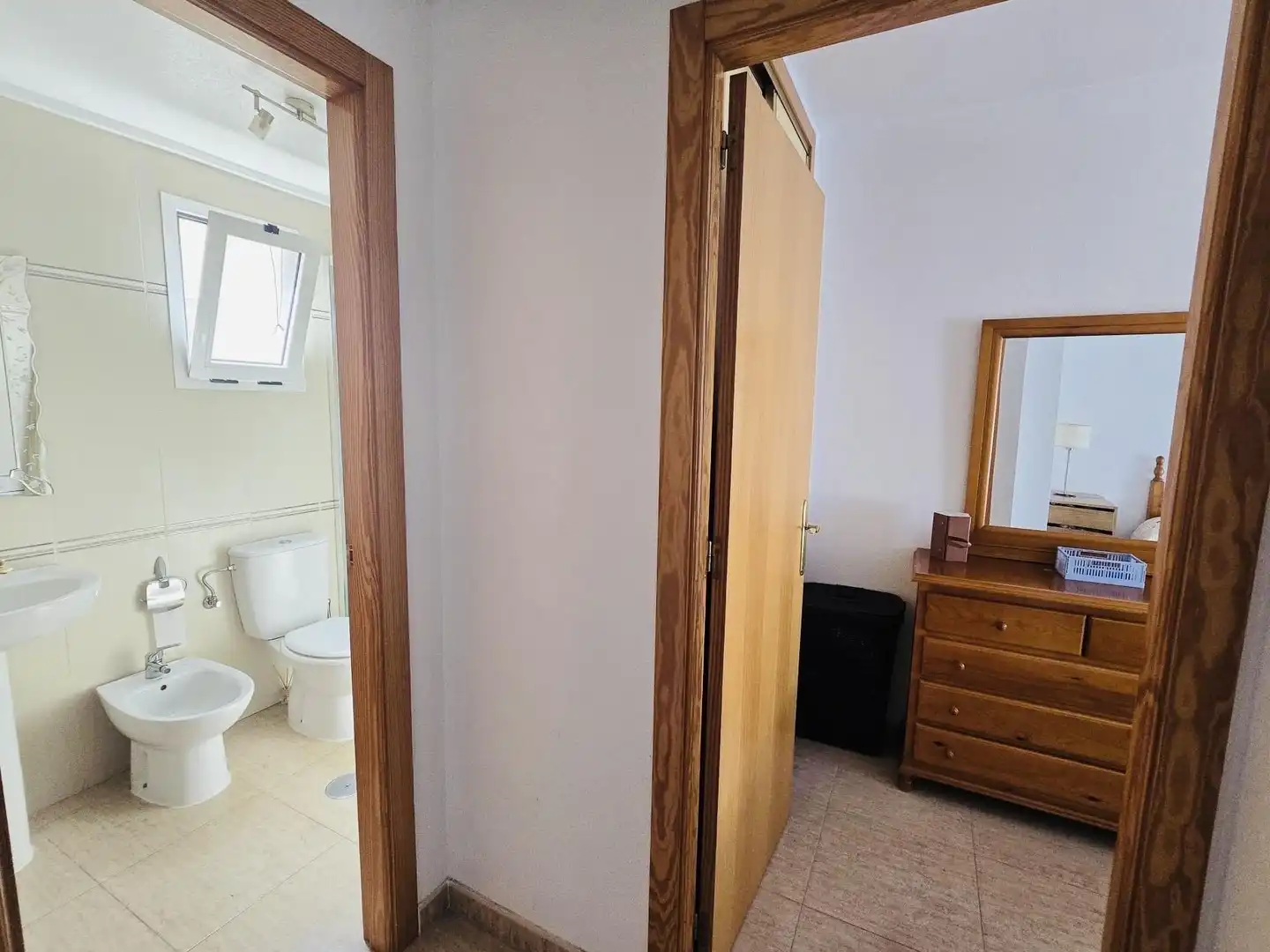 Schlafzimmer von Wohnung zum Verkauf in Torrevieja mit Klimaanlage, Heizung und Privatgarten