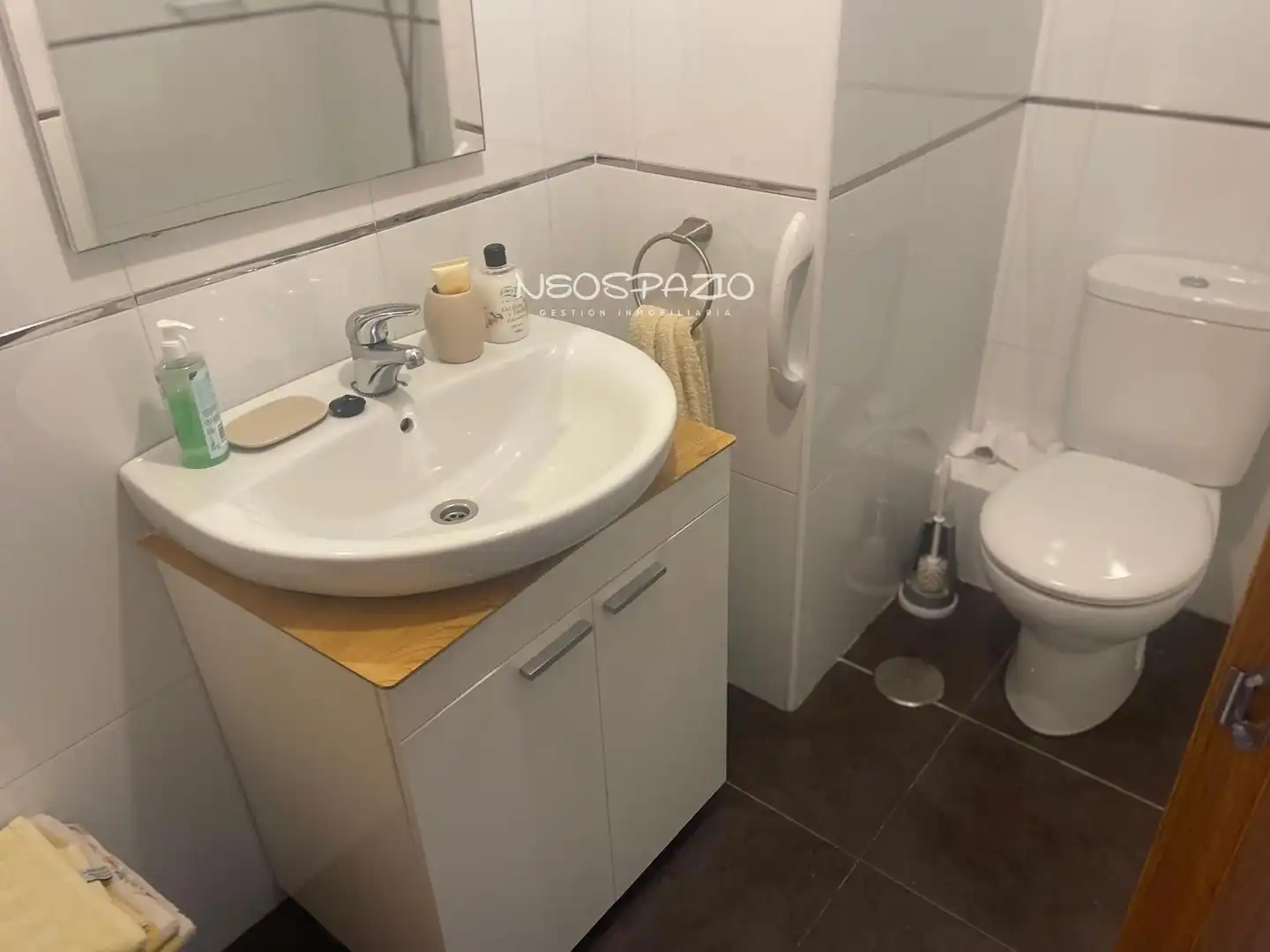 Badezimmer von Dachboden zur Miete in Cervo mit Möbliert