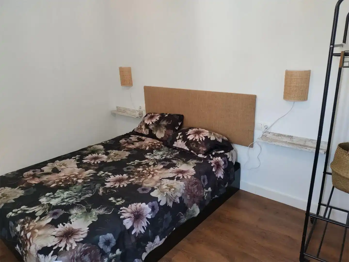 Dormitori de Pis en venda en Camas amb Aire condicionat, Parquet i Moblat