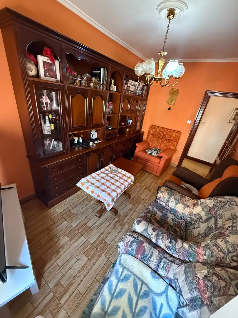 Sala de estar de Piso en venta en Barakaldo  con Calefacción, Trastero y Amueblado