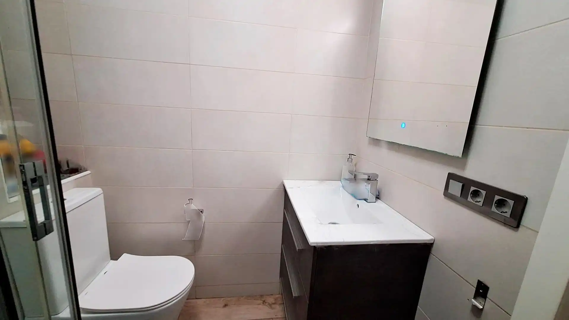 Bathroom of Flat for sale in Córdoba  with Air Conditioner, Heating and Furnished