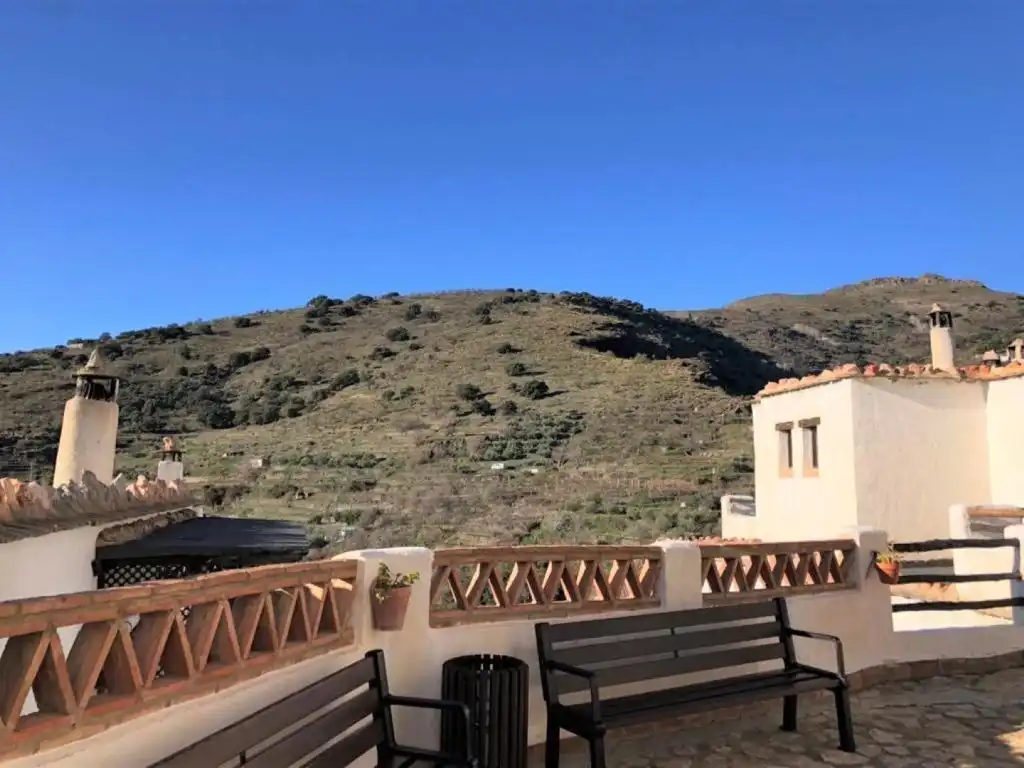 Vista exterior de Piso en venta en Ohanes