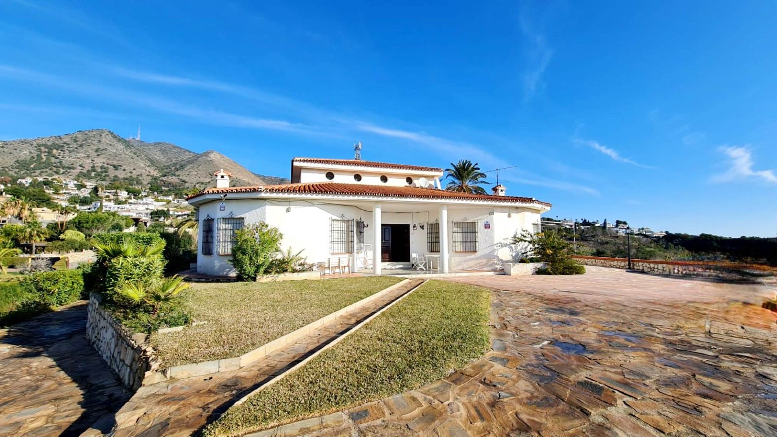 Exterior view of House or chalet for sale in Benalmádena  with Private garden and Swimming Pool