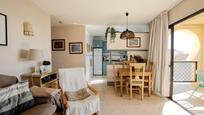 Sala d'estar de Apartament en venda en Torrenueva Costa amb Terrassa