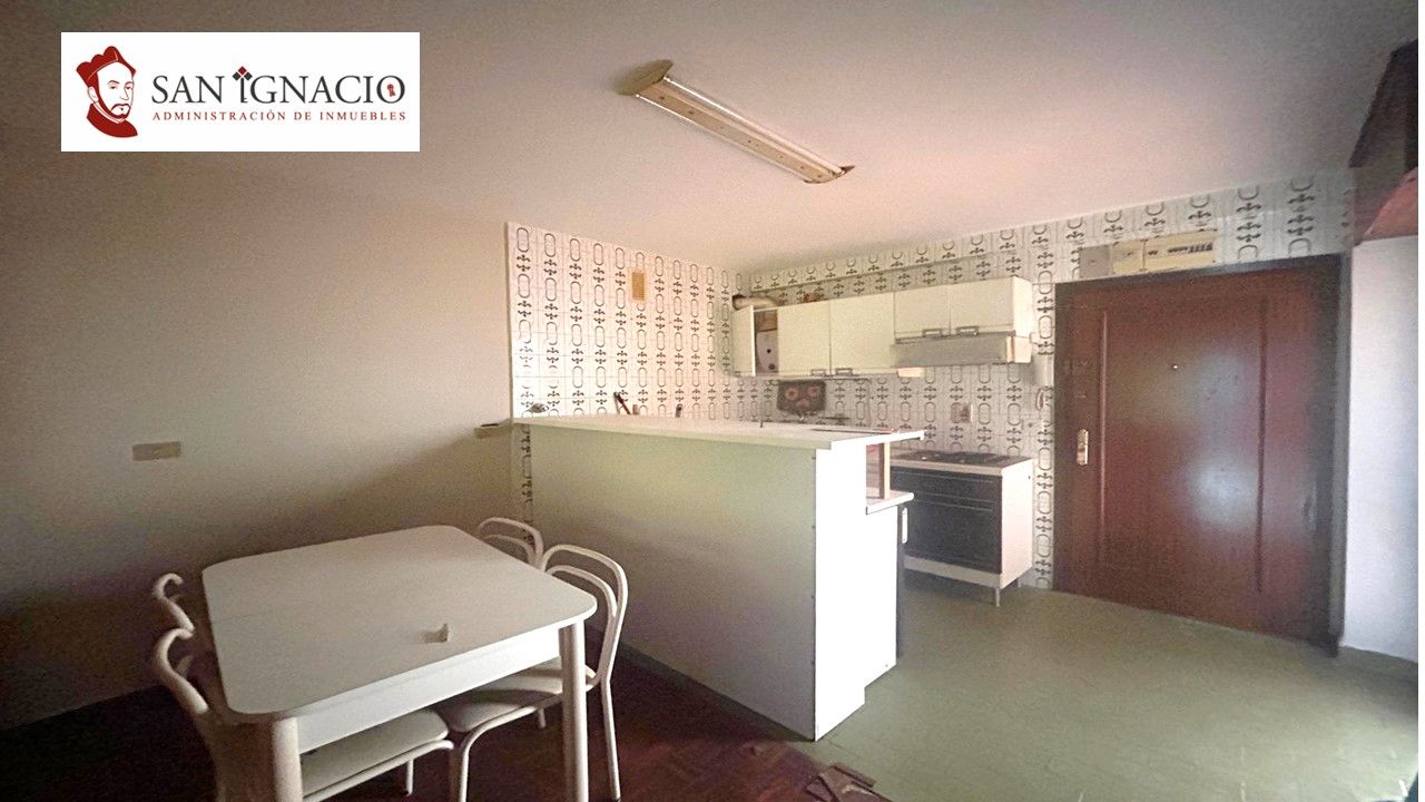 Cocina de Apartamento en venta en Villarcayo de Merindad de Castilla la Vieja con Terraza