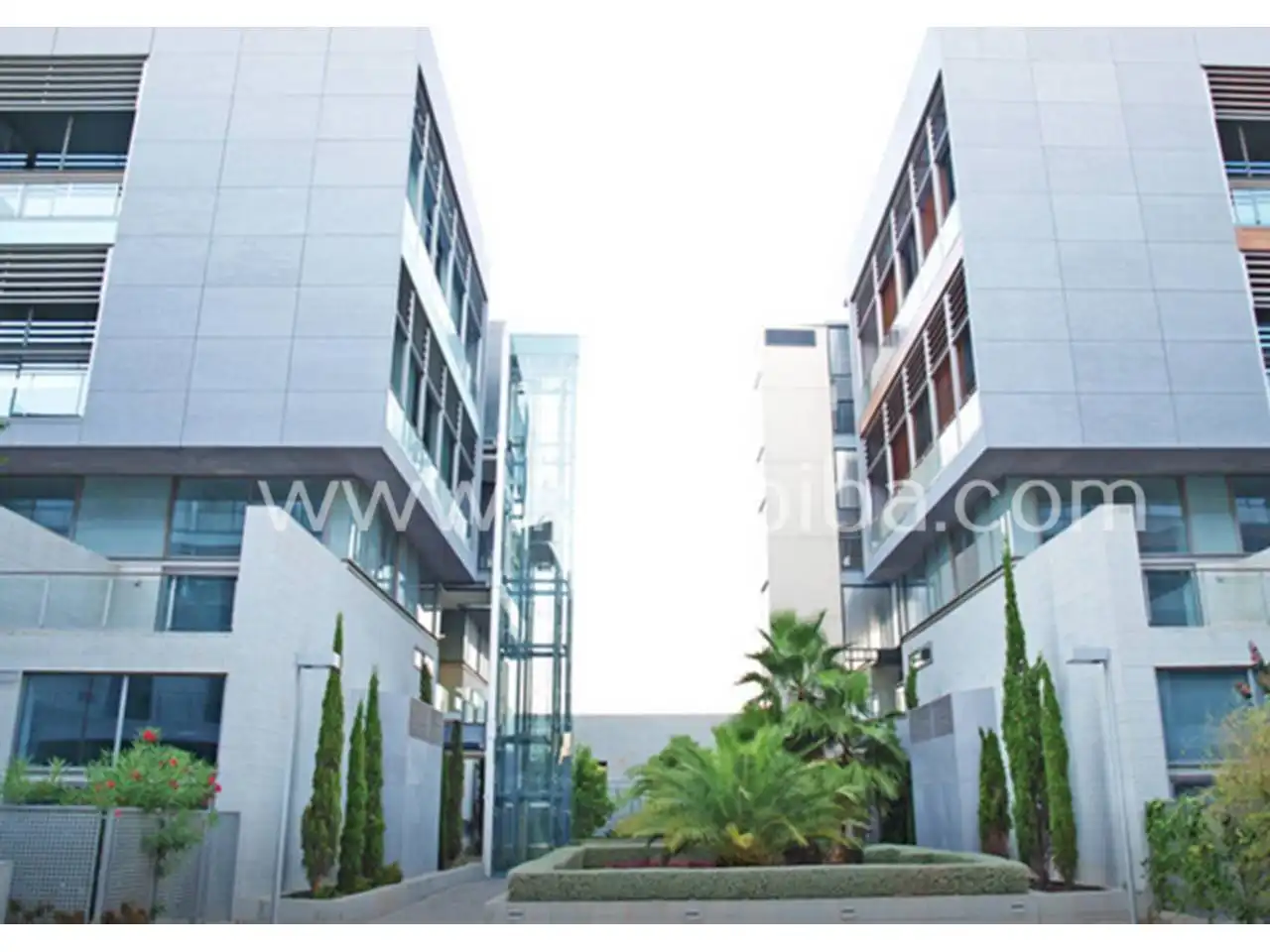 Exterior view of Garage for sale in Valencia  with Alarm