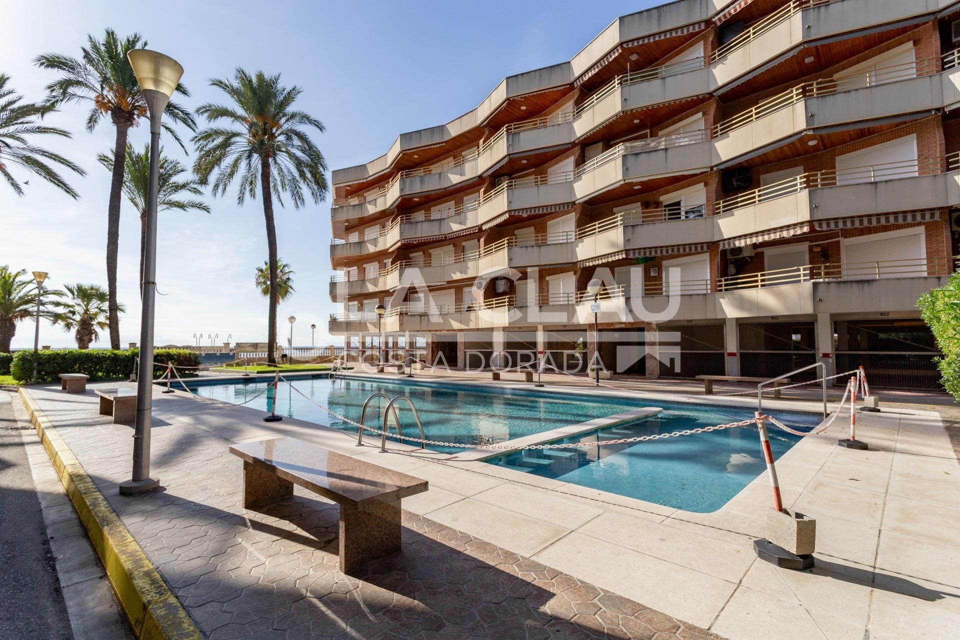 Vista exterior de Apartamento en venta en Cambrils con Calefacción, Jardín privado y Piscina