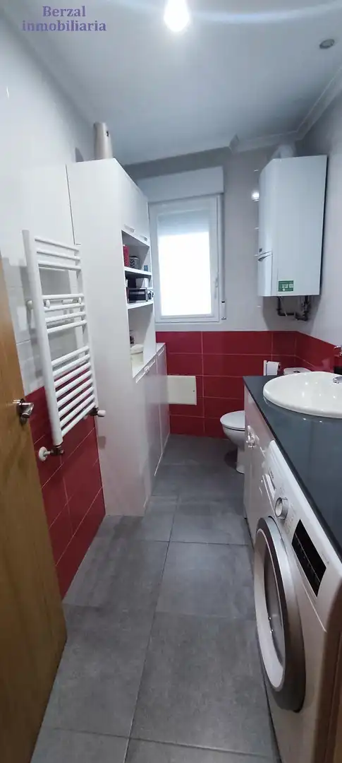 Badezimmer von Wohnung zum Verkauf in  Logroño mit Klimaanlage, Heizung und Terrasse