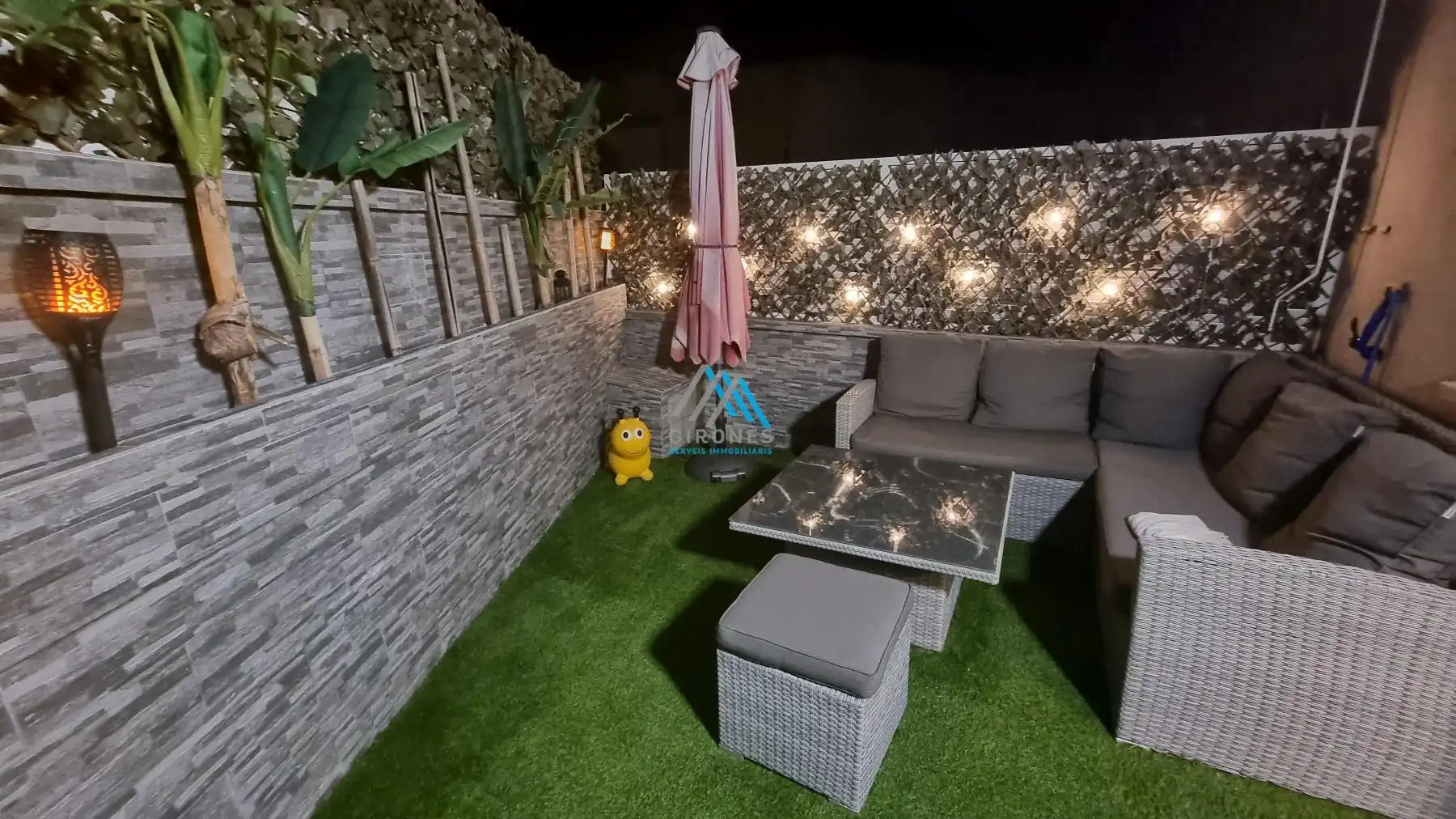 Terrasse von Einfamilien-Reihenhaus zur Miete in Sant Feliu de Guíxols mit Klimaanlage, Heizung und Parkett