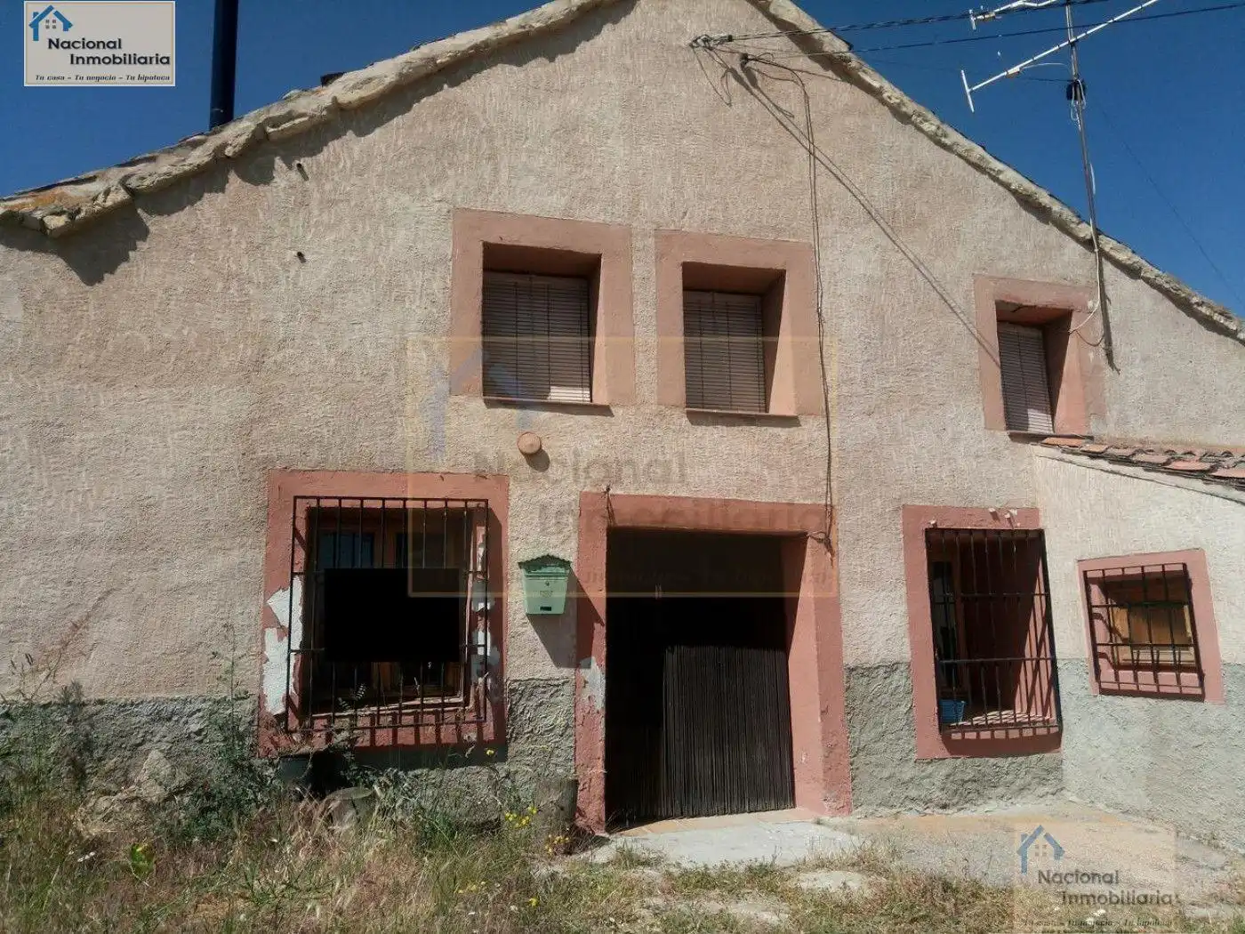 Vista exterior de Casa o xalet en venda en Torre Val de San Pedro amb Calefacció, Moblat i Alarma