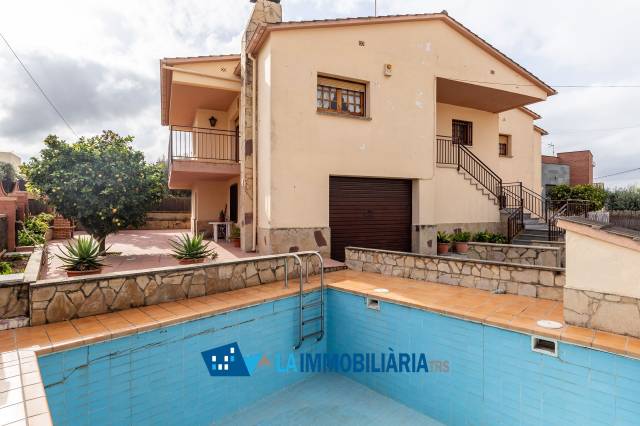 Casa-chalet en Venta en Can Parellada