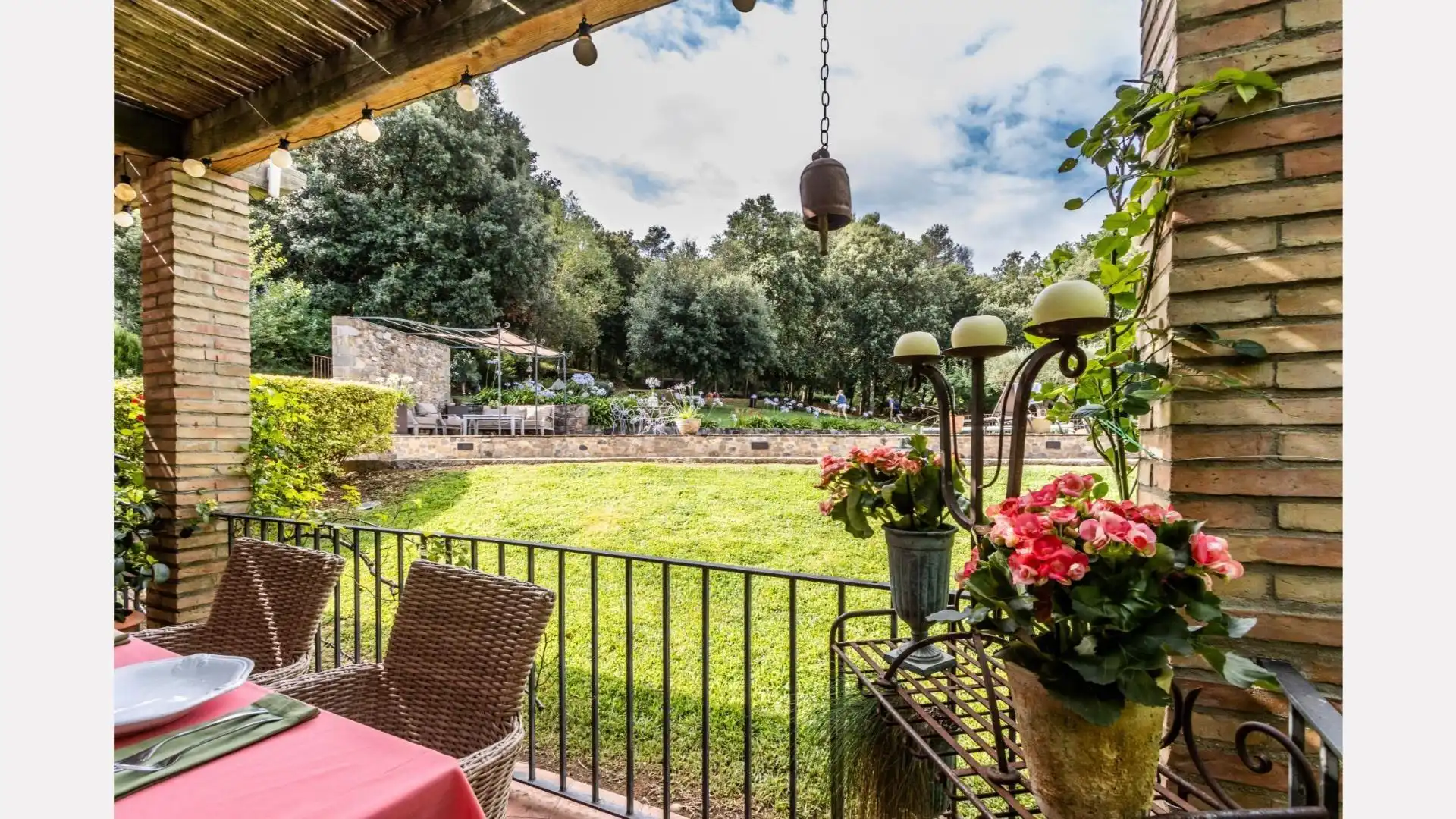 Terraza de Finca rústica en venta en Esponellà con Aire acondicionado, Calefacción y Jardín privado