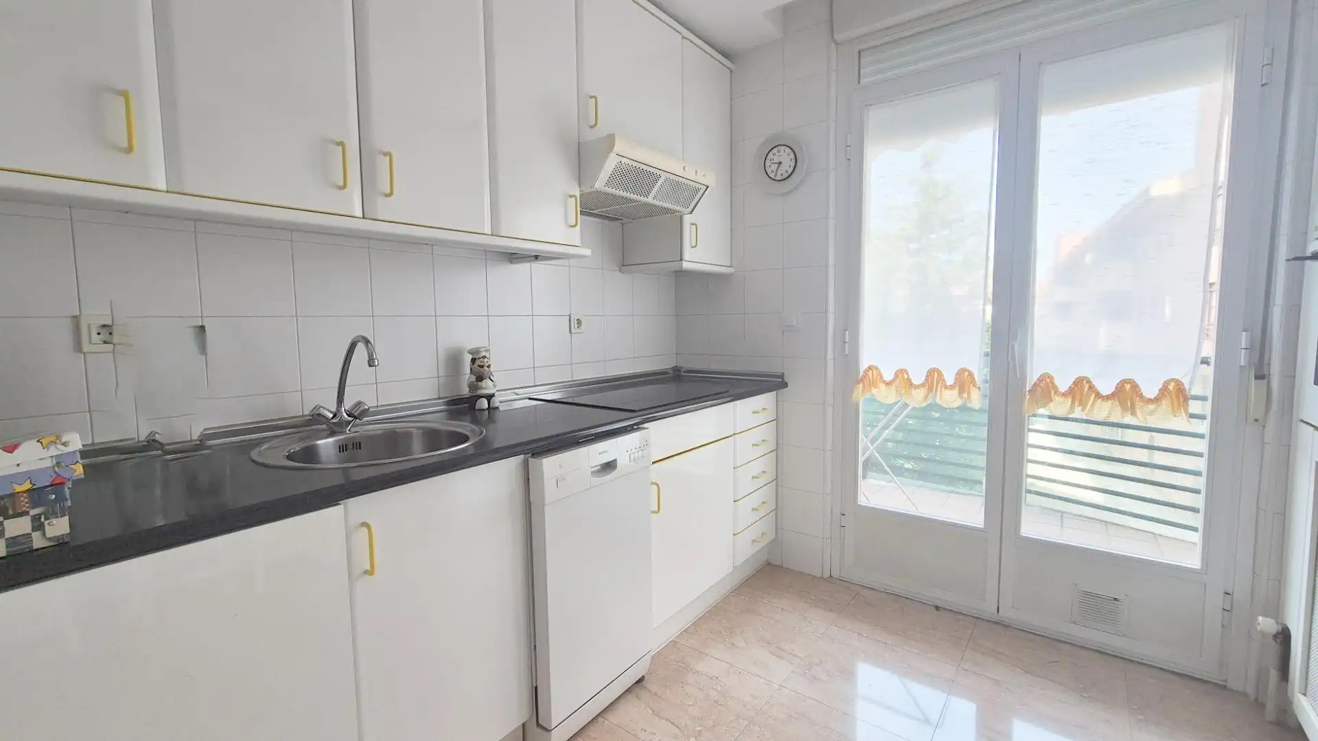 Kitchen of Flat for sale in Salamanca  with Heating and Balcony