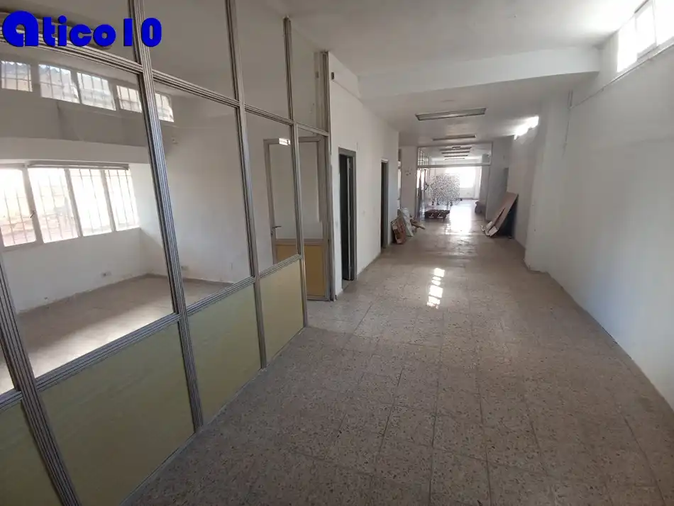 Local en venta en Oviedo 
