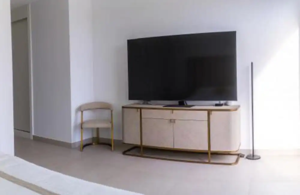Wohnzimmer von Einfamilien-Reihenhaus zum Verkauf in Casares mit Klimaanlage, Privatgarten und Terrasse