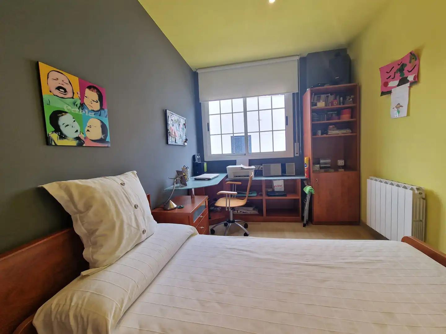 Dormitori de Casa o xalet en venda en Sant Boi de Llobregat amb Aire condicionat, Calefacció i Moblat