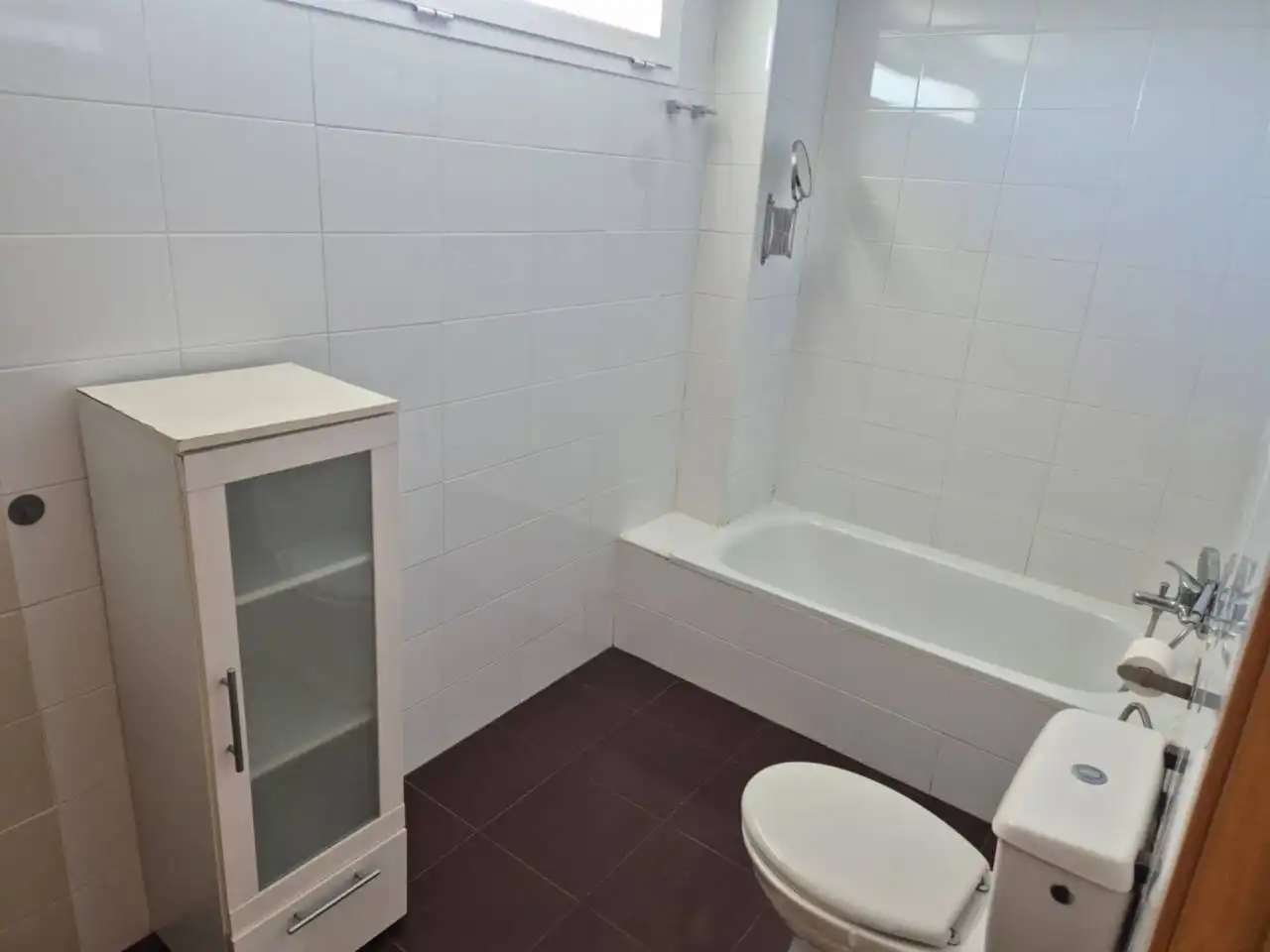 Bany de Pis de lloguer en Badajoz amb Balcó