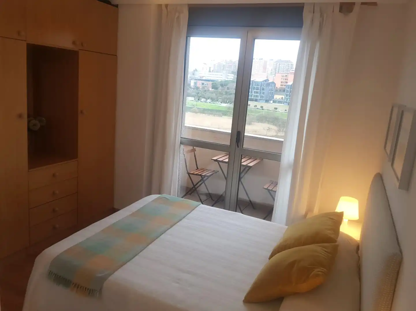 Schlafzimmer von Wohnung zur Miete in Santander mit Heizung, Terrasse und Möbliert